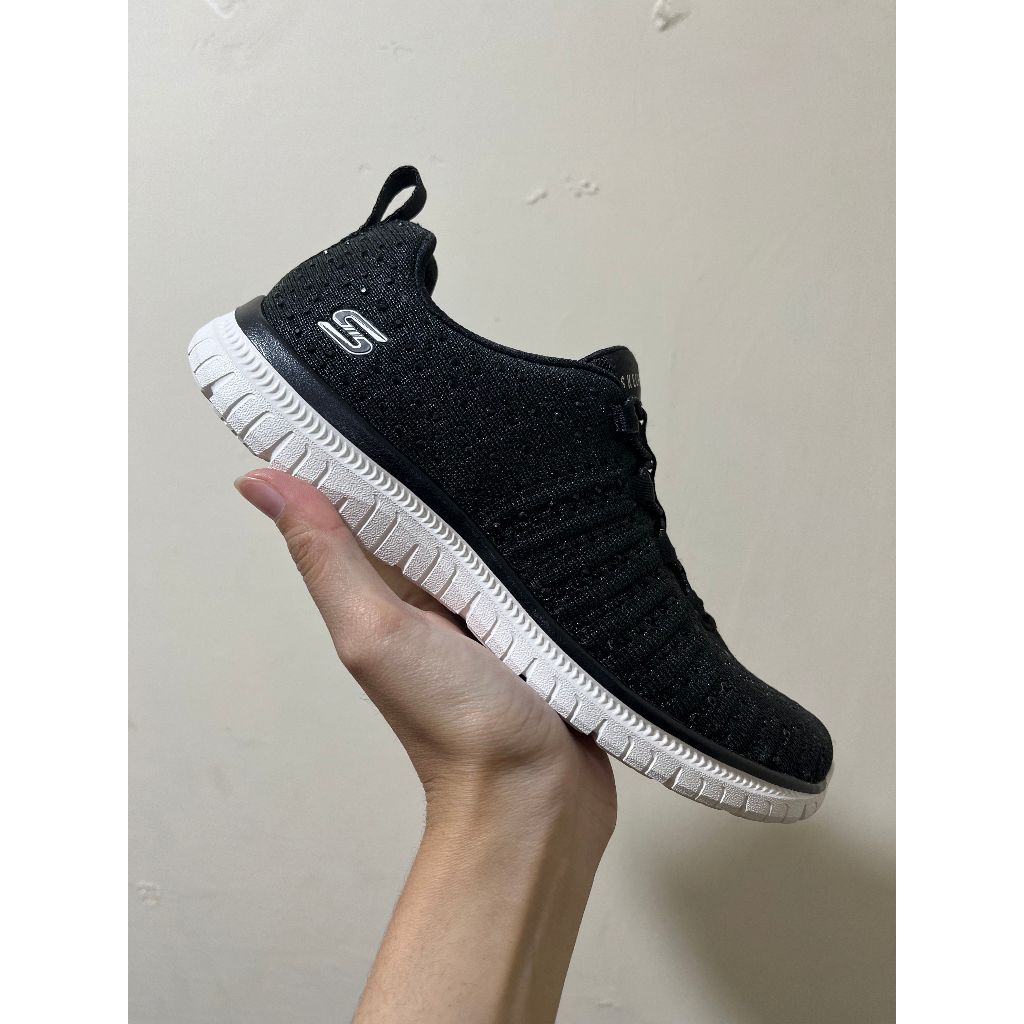 SEPATU WANITA SKECHERS VIRTUE GLAM BLACK WHITE ORIGINAL 104420BKW