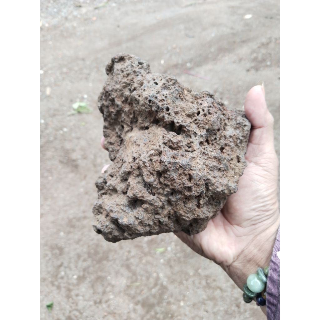 Batu Meteorit temuan Cirebon