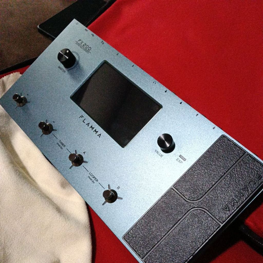 efek gitar FLAMMA FX 200