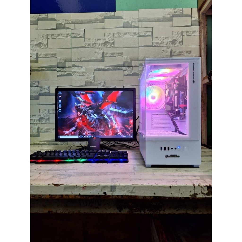 Pc gaming lengkap core i7 Ram 8 gb Vga 4 gb LED 19" siap pakai