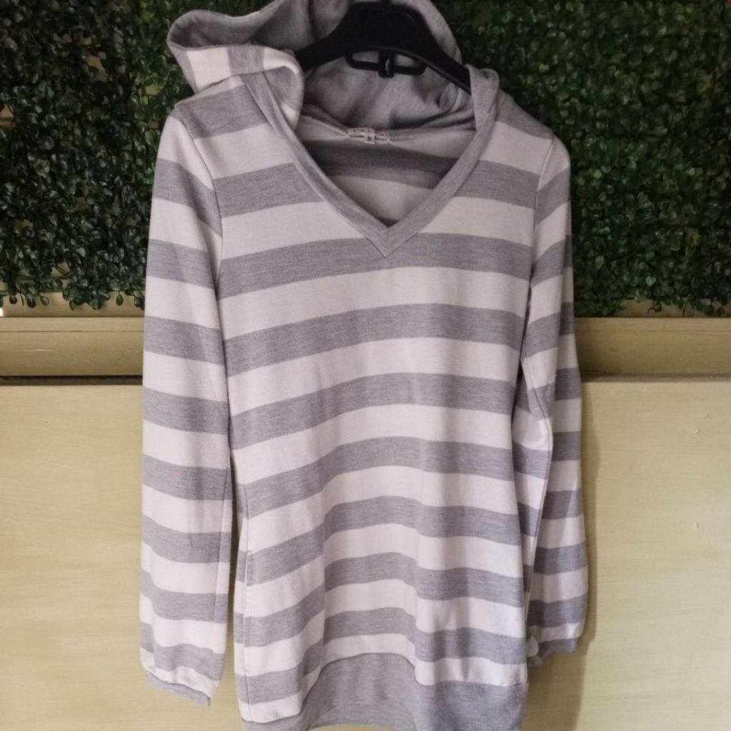 sweater Hoodie cewek warna abu putih