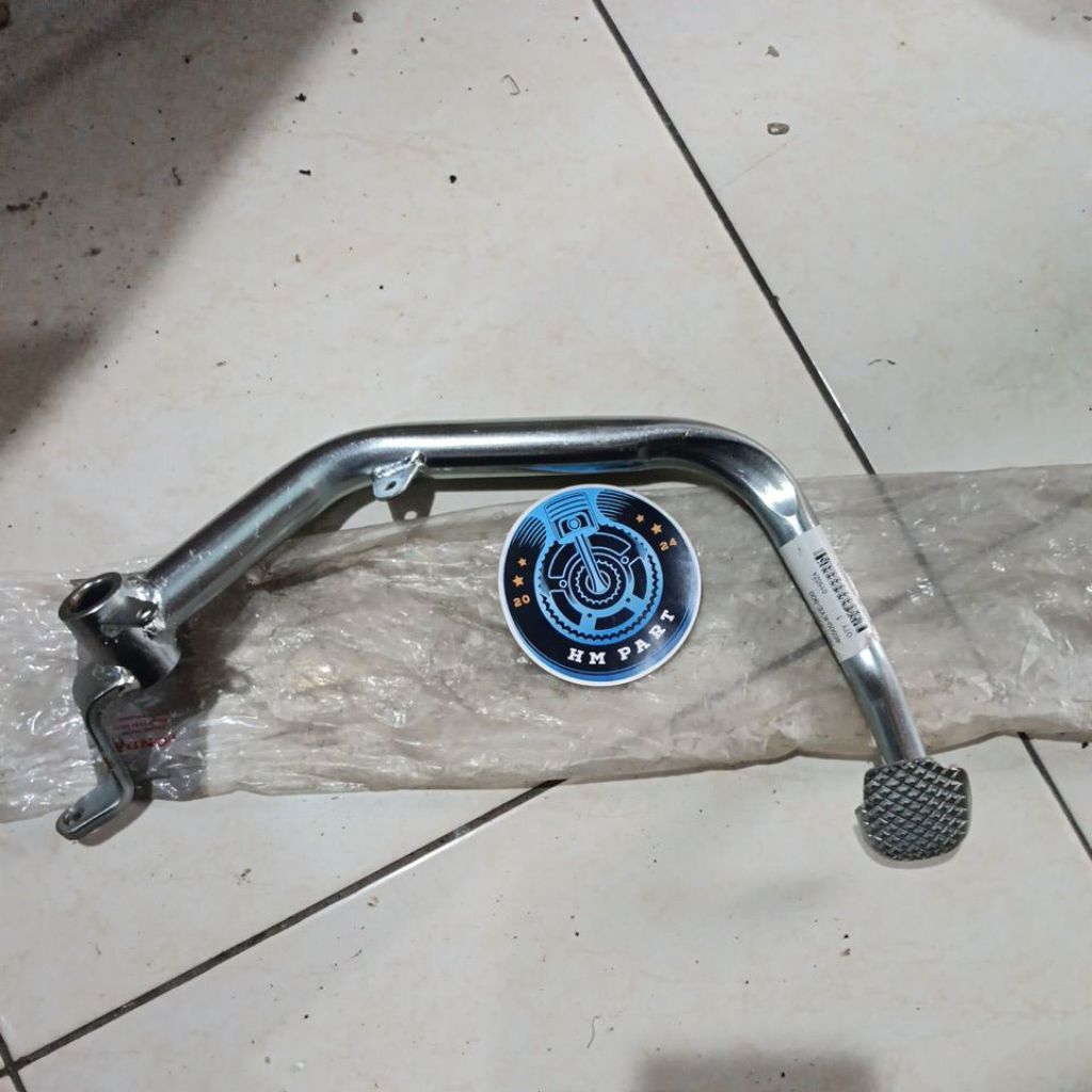 Pedal RR Brake Pedal Rem Belakang Tromol MegaPro Monoshock 20100-2014 46500-KYE-910 Ori Honda Genuin