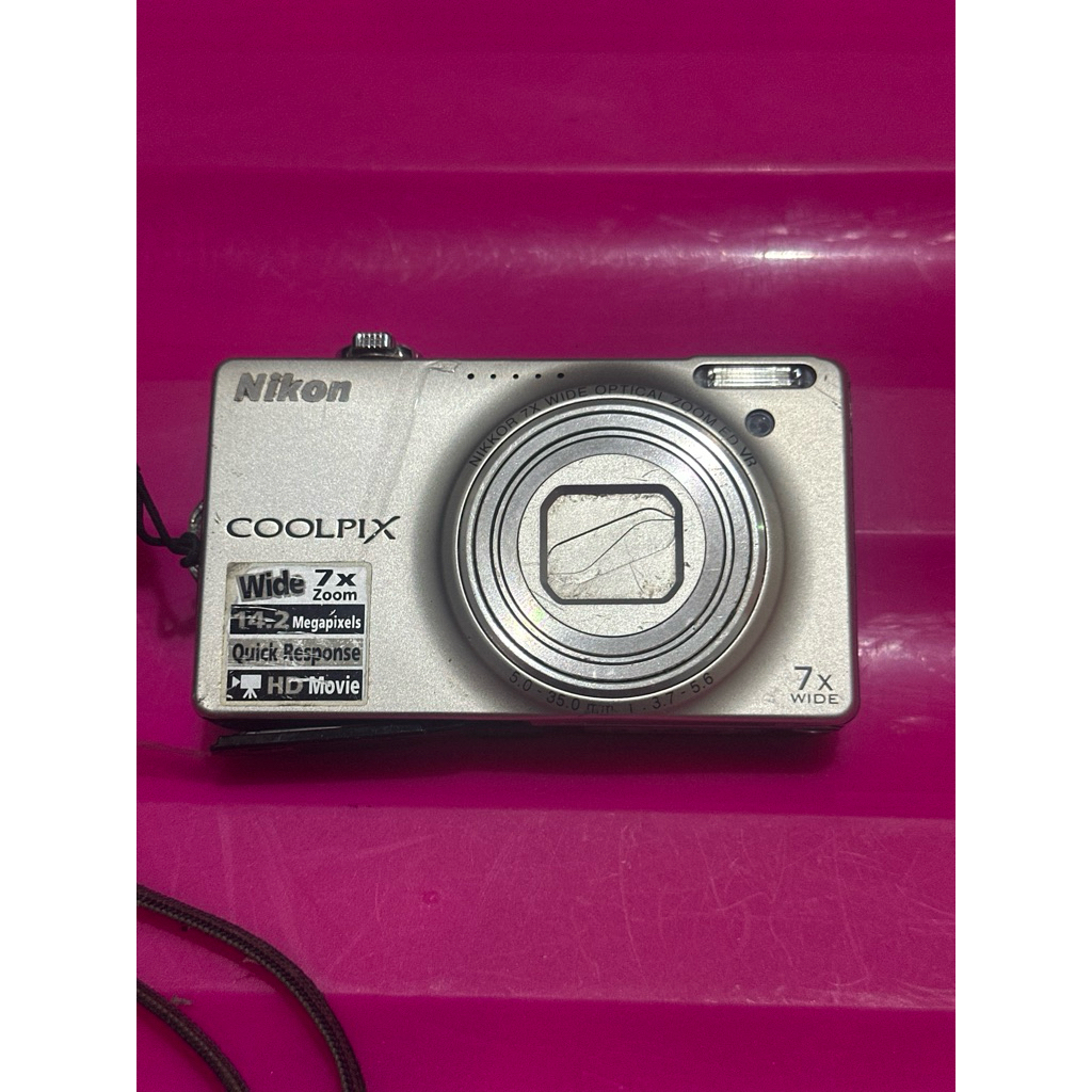 Nikon coolpix S6000 (VIGNET&NODA LENSA)