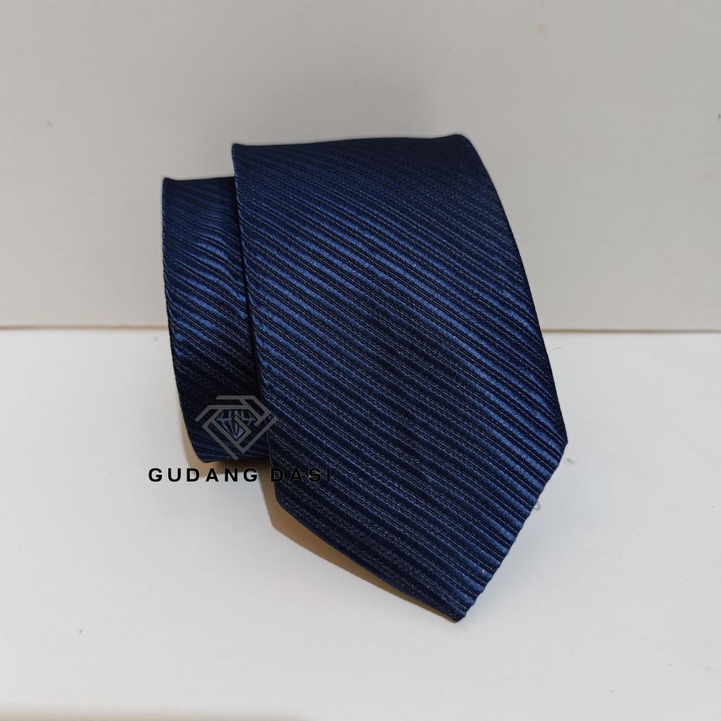 GUDANG DASI  Fashion Pria Dasi Pria Motif Garis  Salur  Biru Dongker Ukuran Medium 3 Inch Dasi Pria 