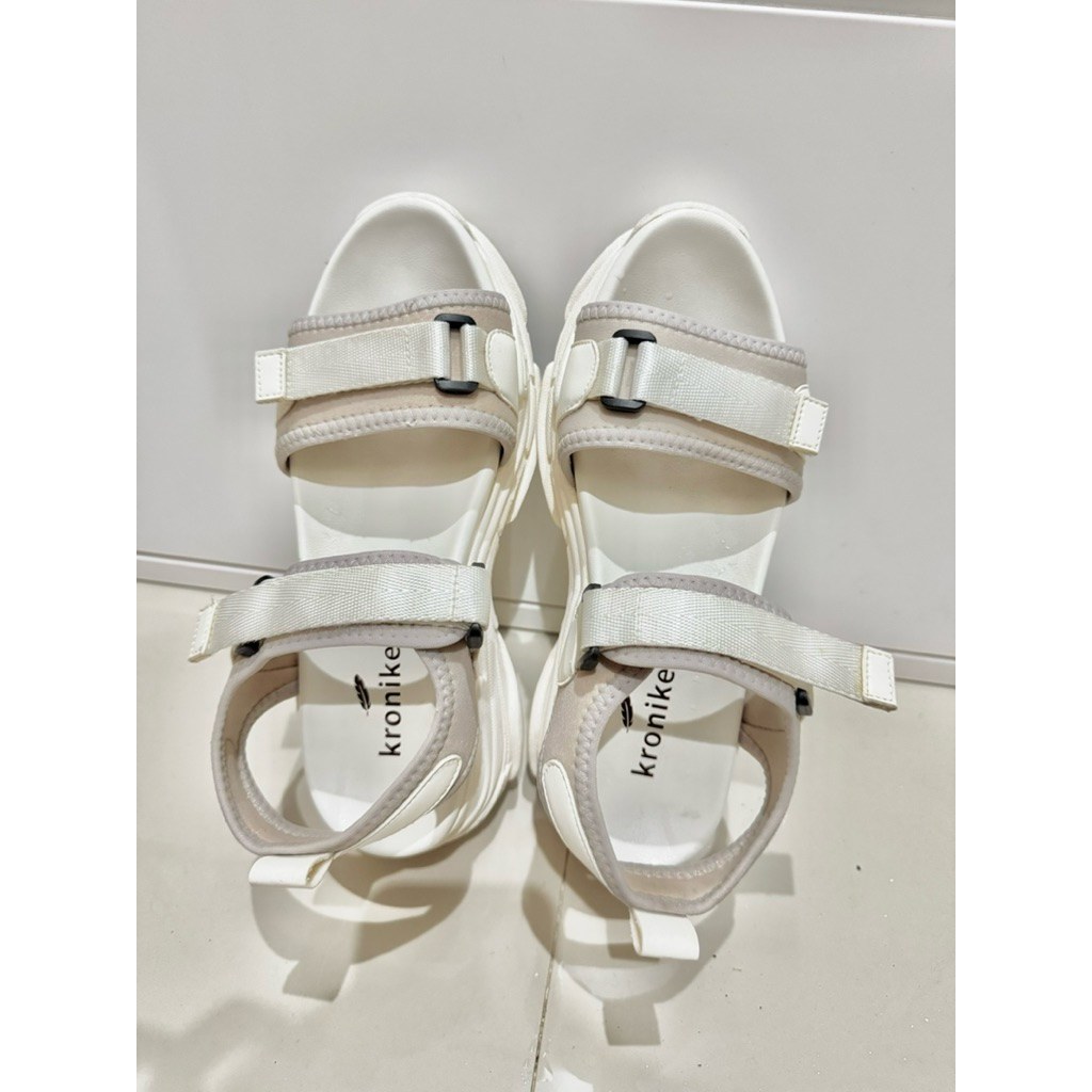 (Preloved) Sepatu Sandal Kronikel Project - Premium Lokal Brand // SKYLAR - Blizzard