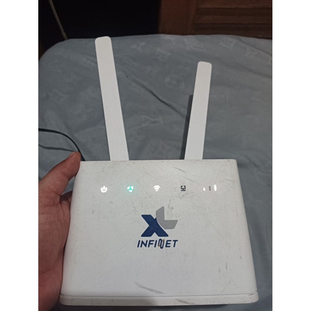 Modem wifi / mifi bekas Huawei B310s-927 unlocked 4G all operator