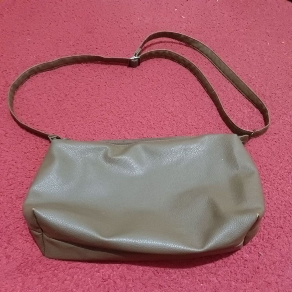 Preloved Tas Slempang Kulit Cokelat