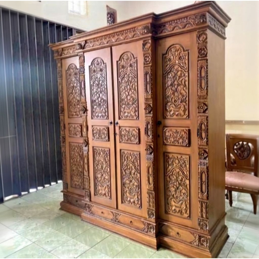 LEMARI JATI 4 PINTU UKIR MODEL JEPARA / FURNITURE LEMARI JATI 4 PINTU UKIRAN JEPARA
