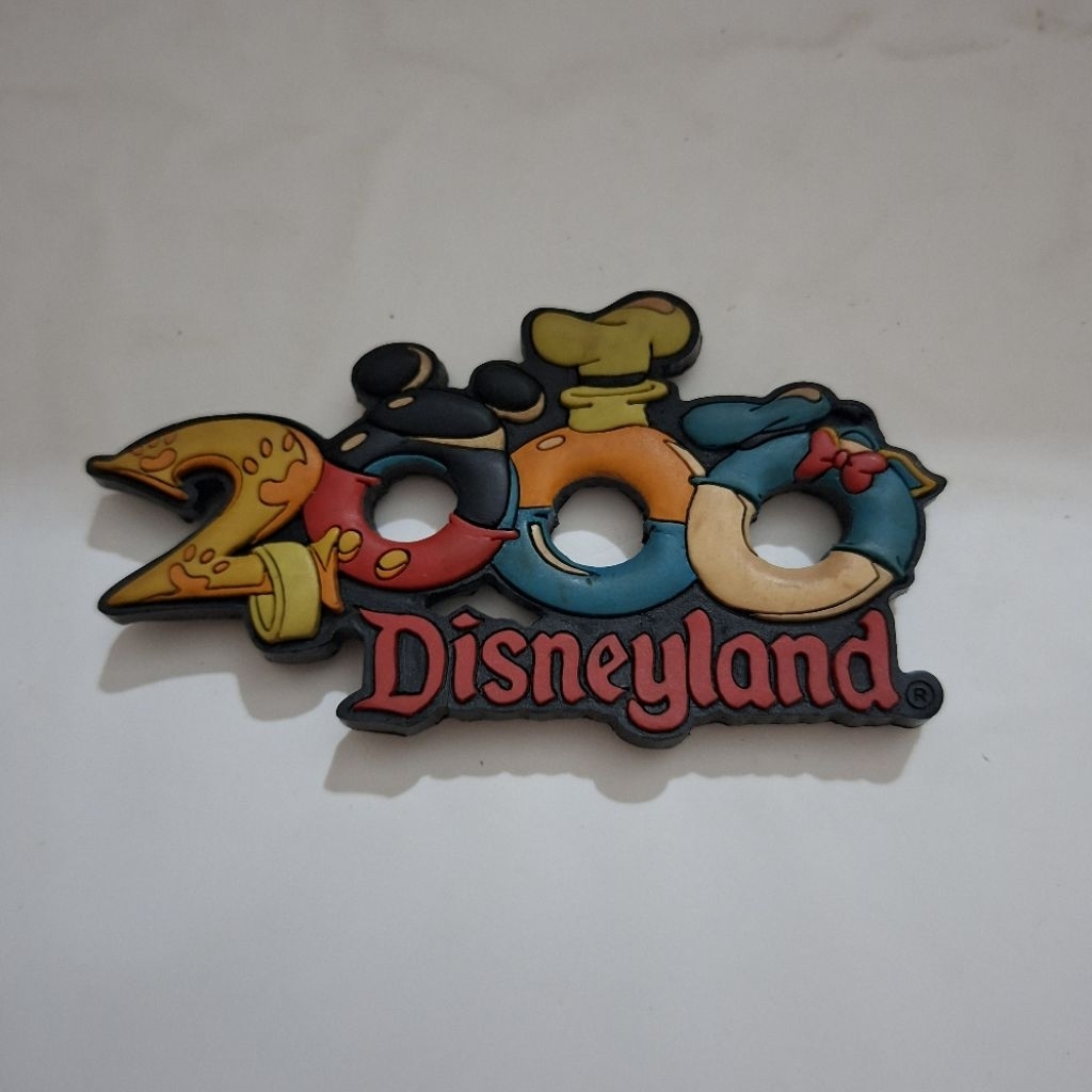 Souvenir Magnet/ Tempelan Kulkas Disneyland