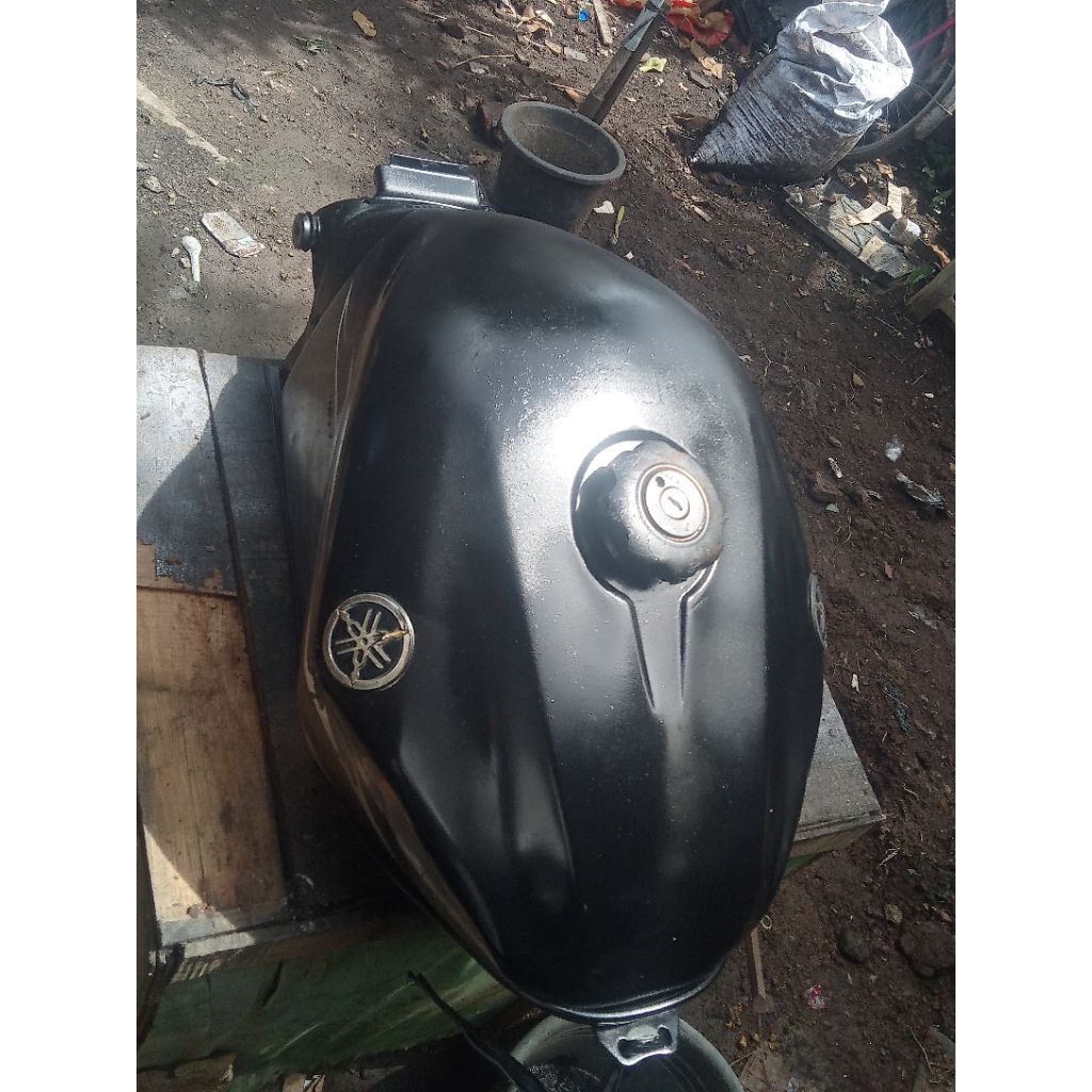 TANGKI TENGKI BENSIN MOTOR YAMAHA VIXION OLD 3C1 ORIGINAL COPOTAN