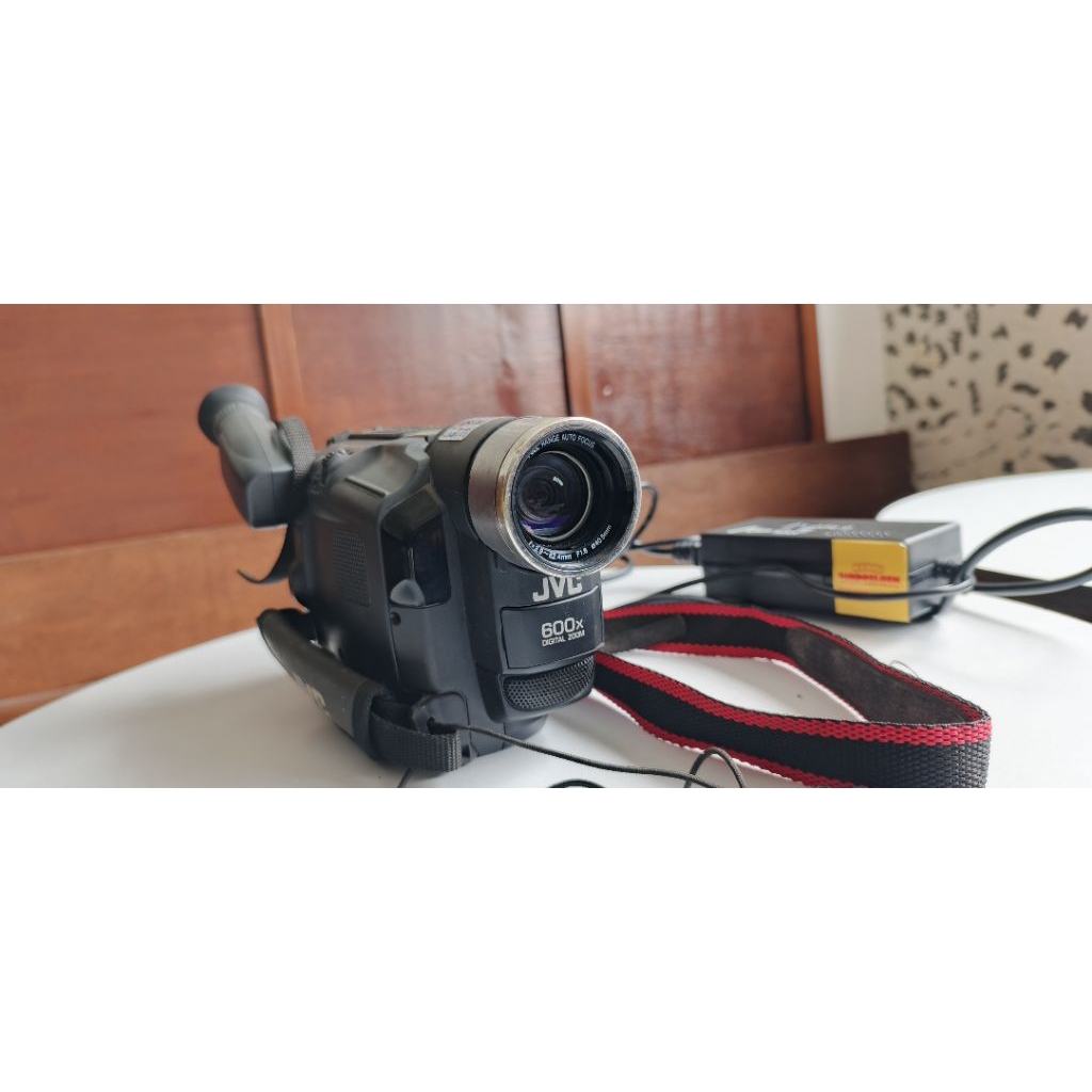 handycam jvc tapeless