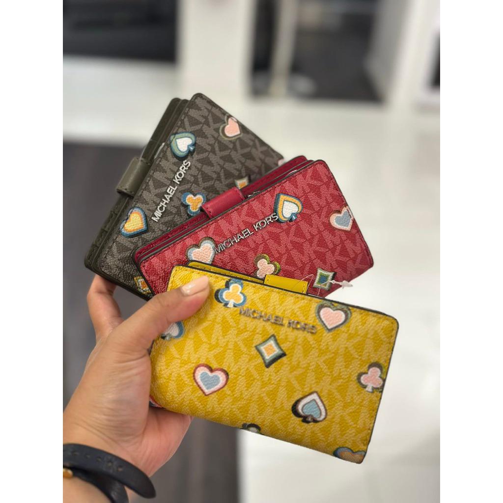 DOMPET MK MEDIUM TRAVE JET SET BIFOLD WALLET