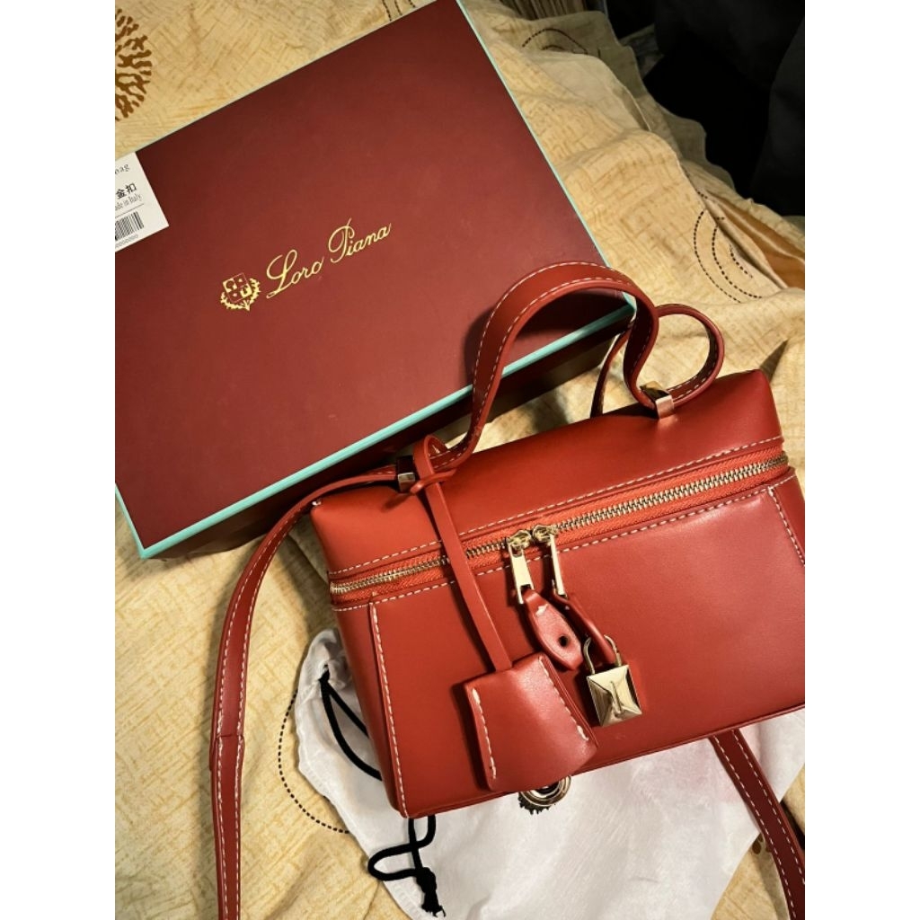 Loro Piana bag L19 warna bata