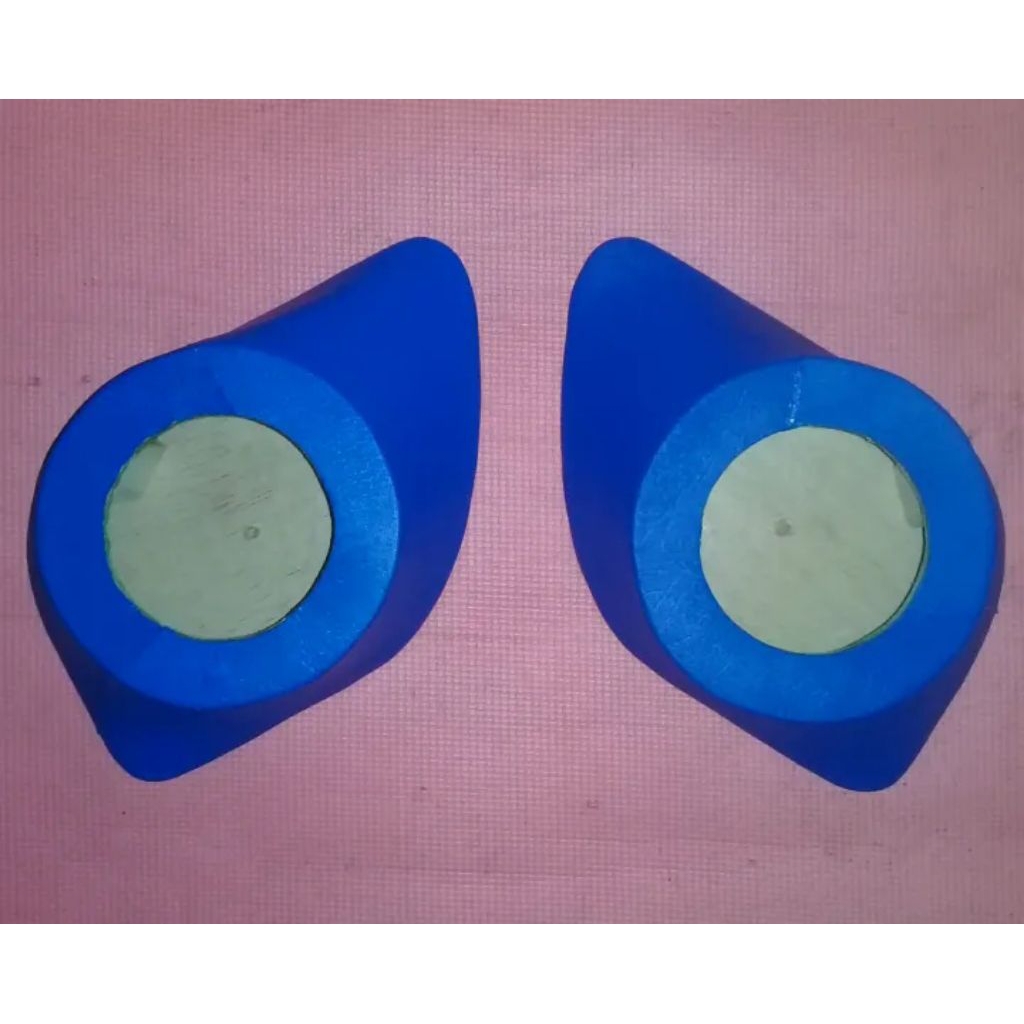 monting speker 4 in universal