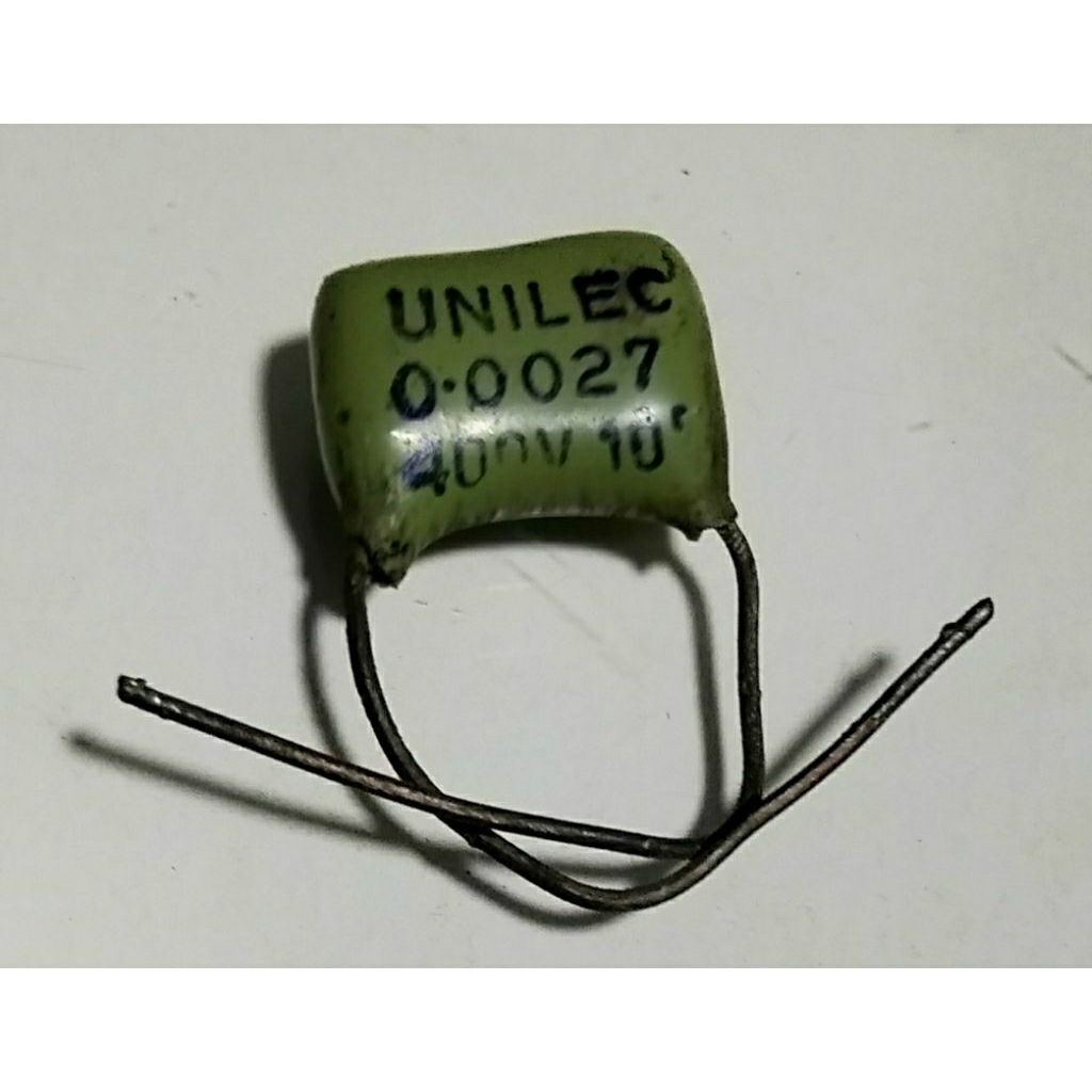 kapasitor unilec 2,7n, 400V