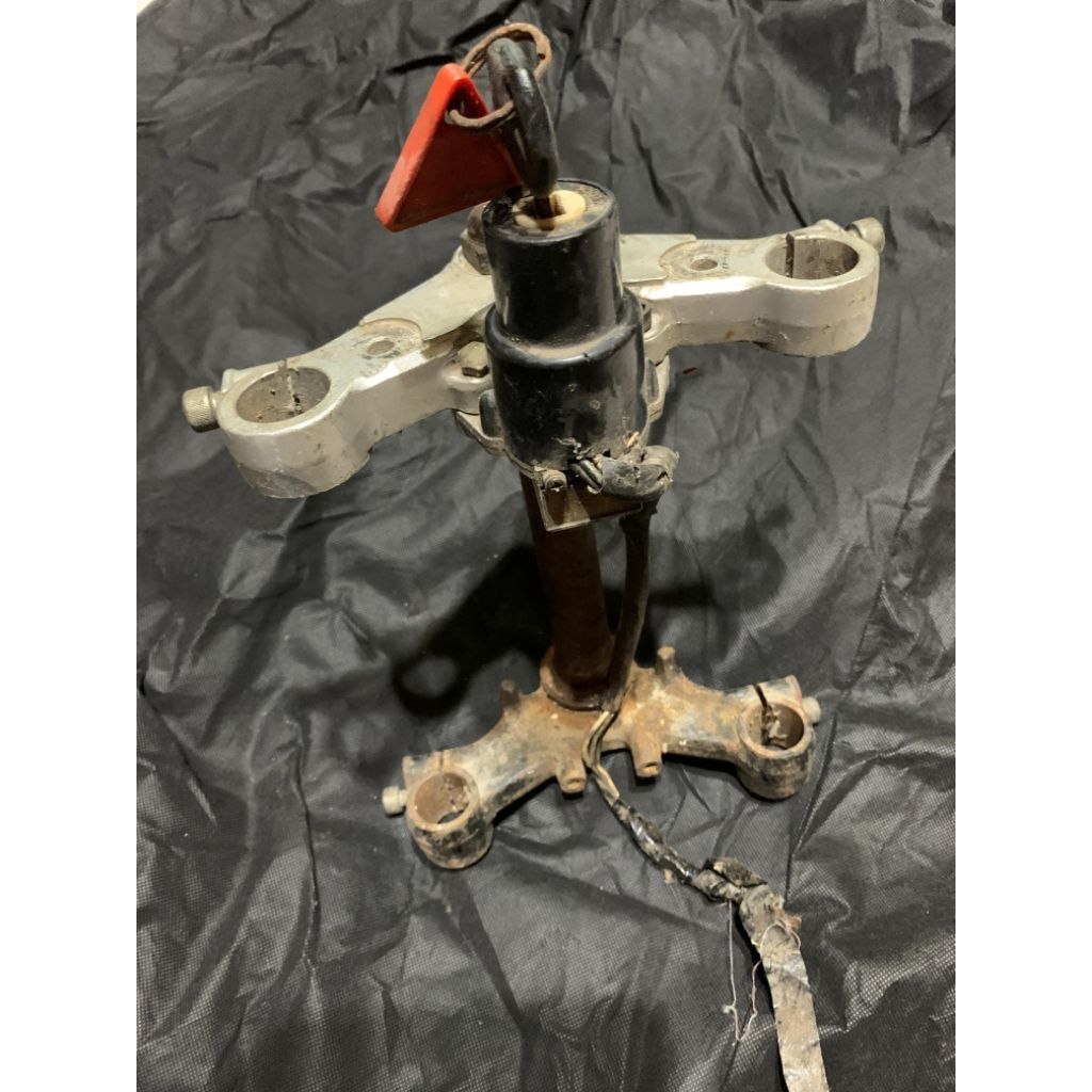 segitiga set atas bawah komstir satria FU ORIGINAL