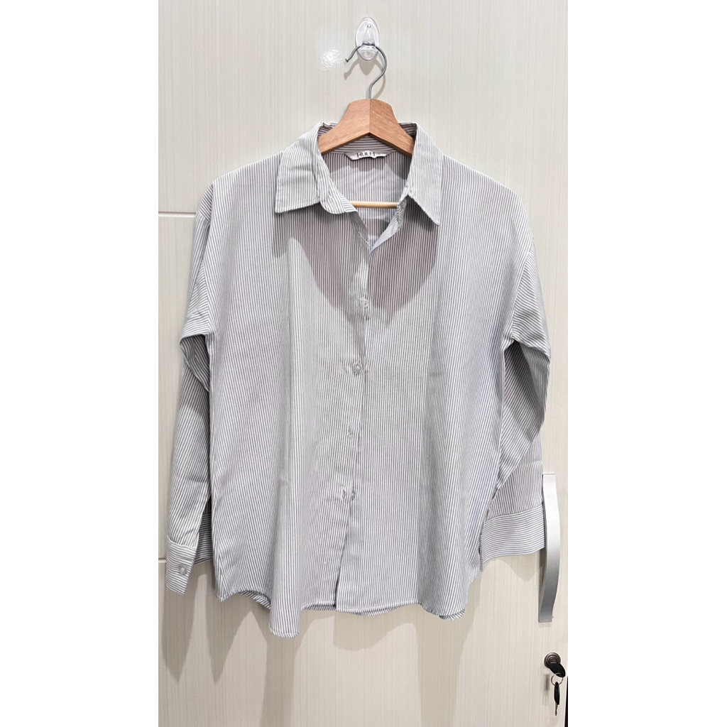 KEMEJA GARIS GARIS BIRU