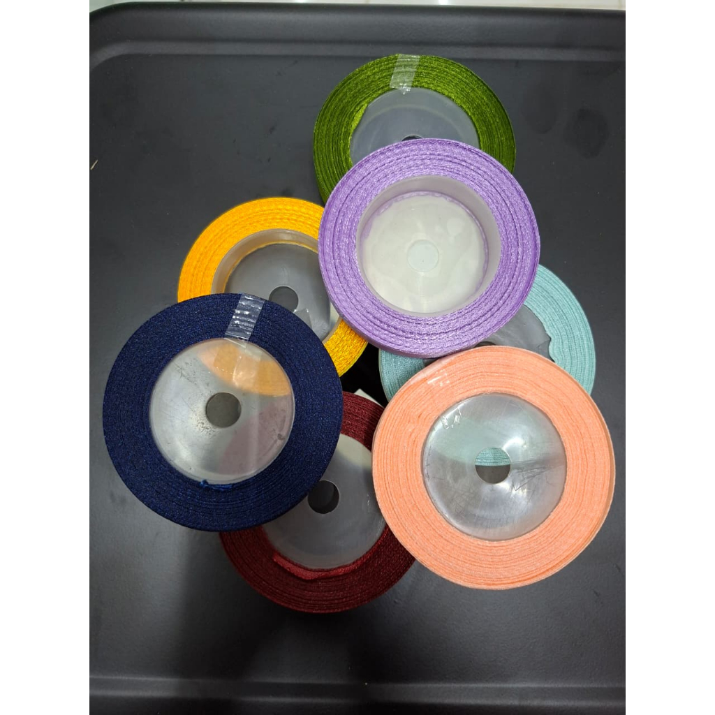 Pita satin gulung warna