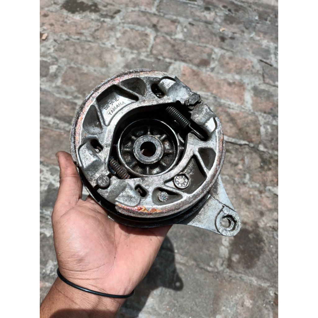 Tutup kampas Ninja M as paha rem udah besar, Tutup kampas, Ninja