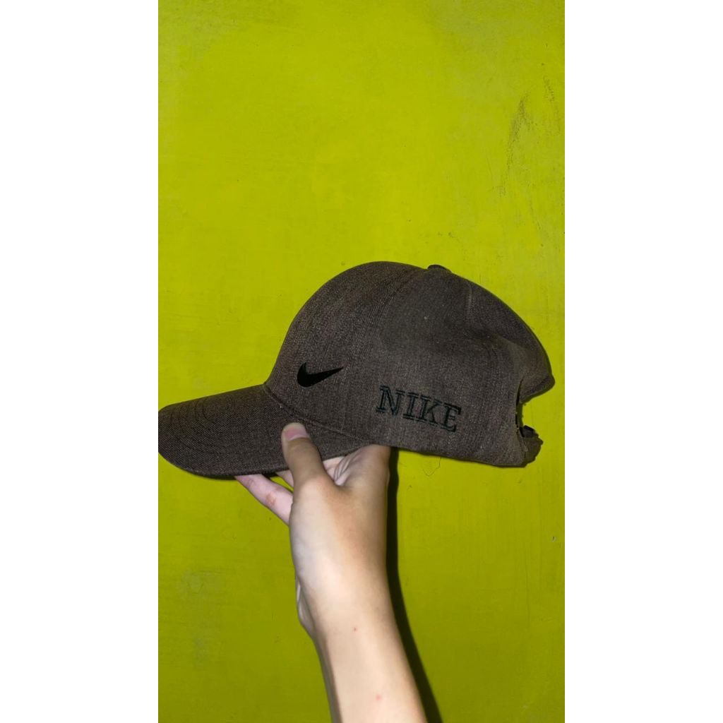 Topi Nike KW