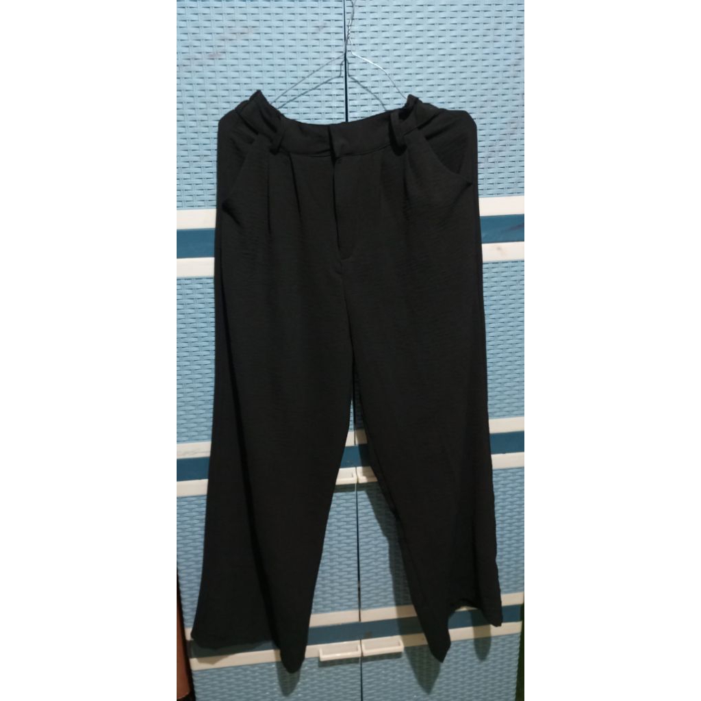 Preloved celana hitam