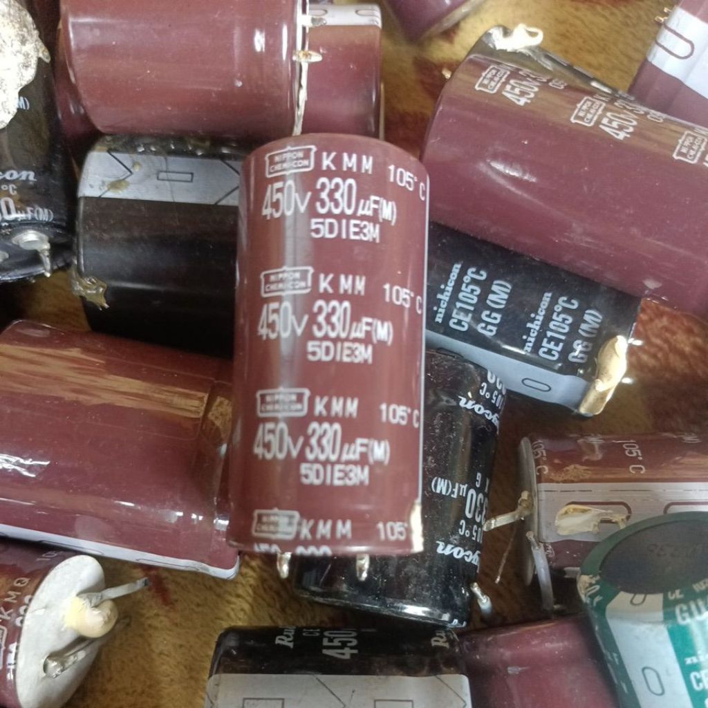 elco 450v 330uf diamter 2,5cm