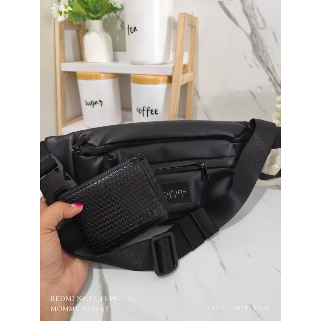 PRELOVED Tas slempang dan dompet Merk CULTURE
