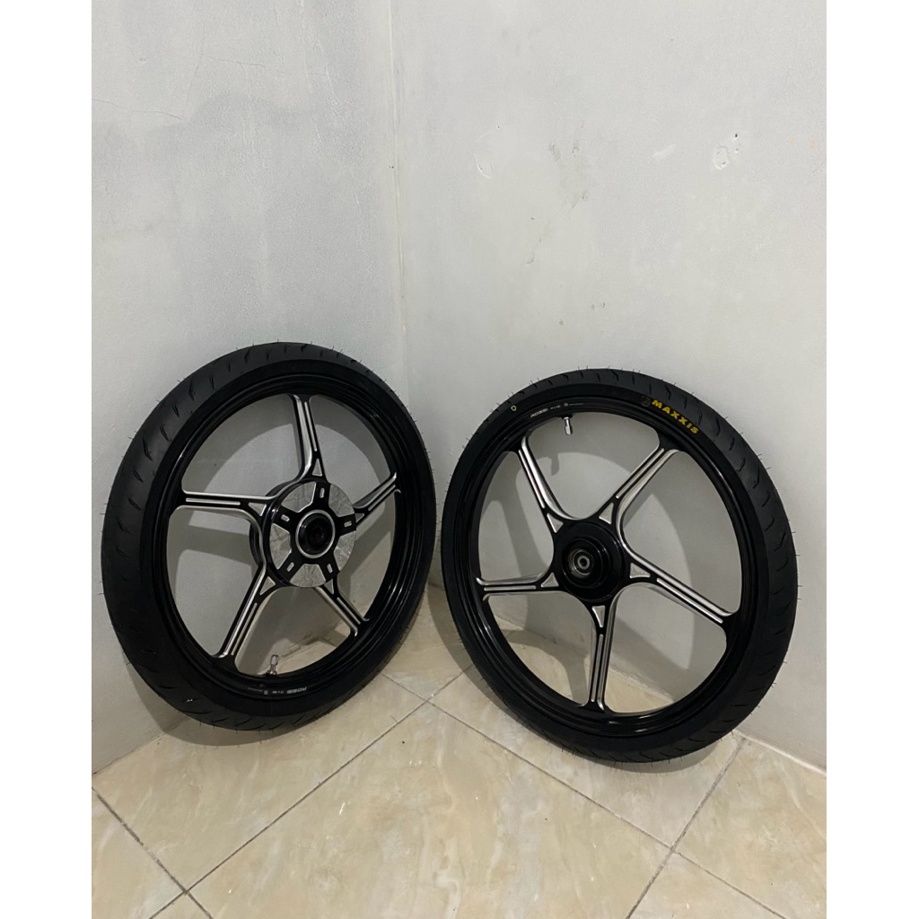 VELG 17 MIO VROSSI SPRINT PRIME  BAN MAXXIS VICTRA TUBELES