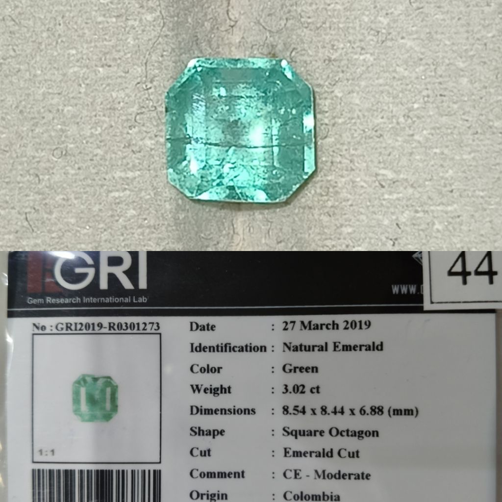Natural Emerald Colombia 3,02ct Green Moderate Serti GRI