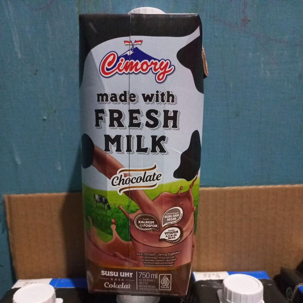Cimory UHT Fresh Milk Chocolate 750ml (Jabodetabek Only)