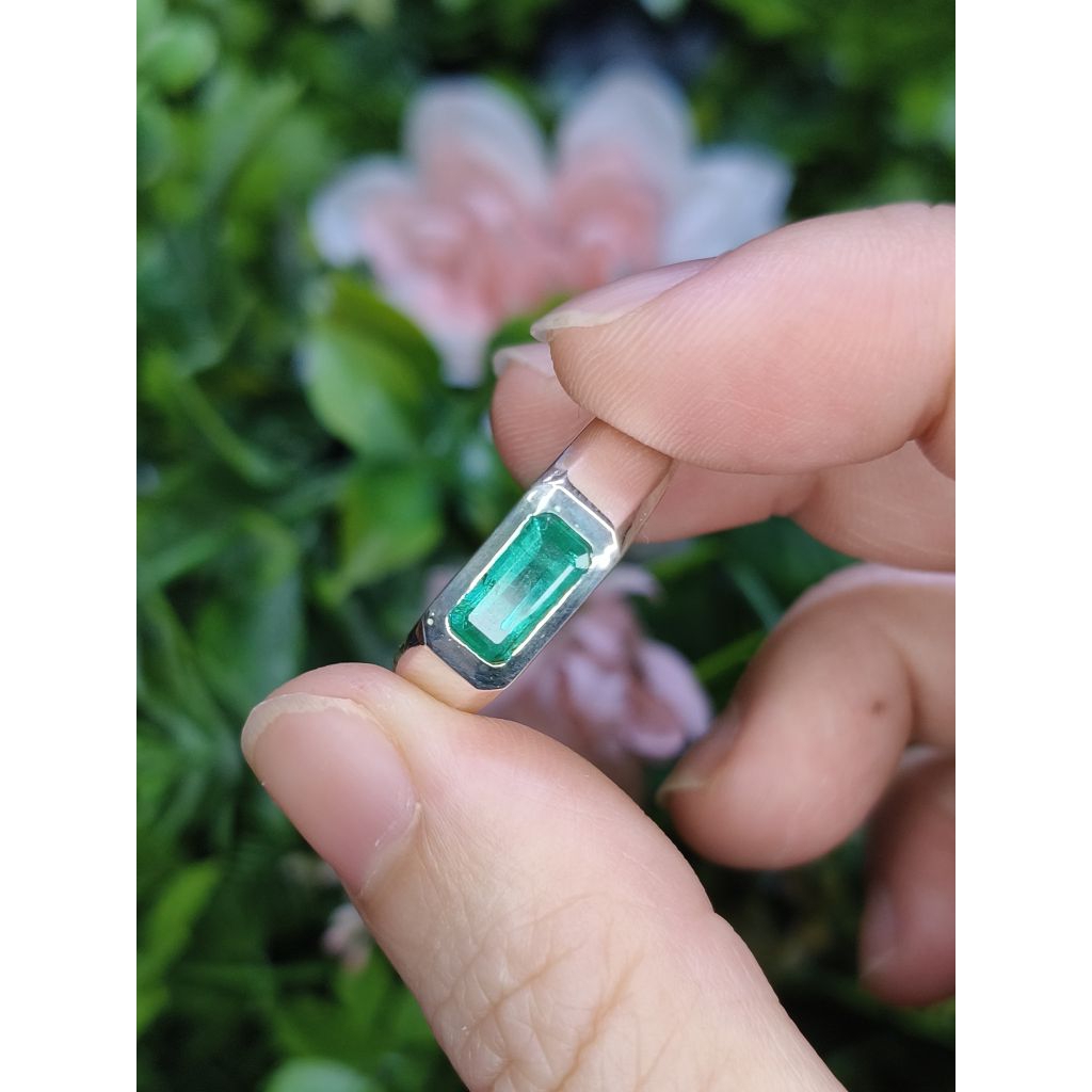Ring Natural Emerald Zambia 0,98ct Green Minor Memo CGL