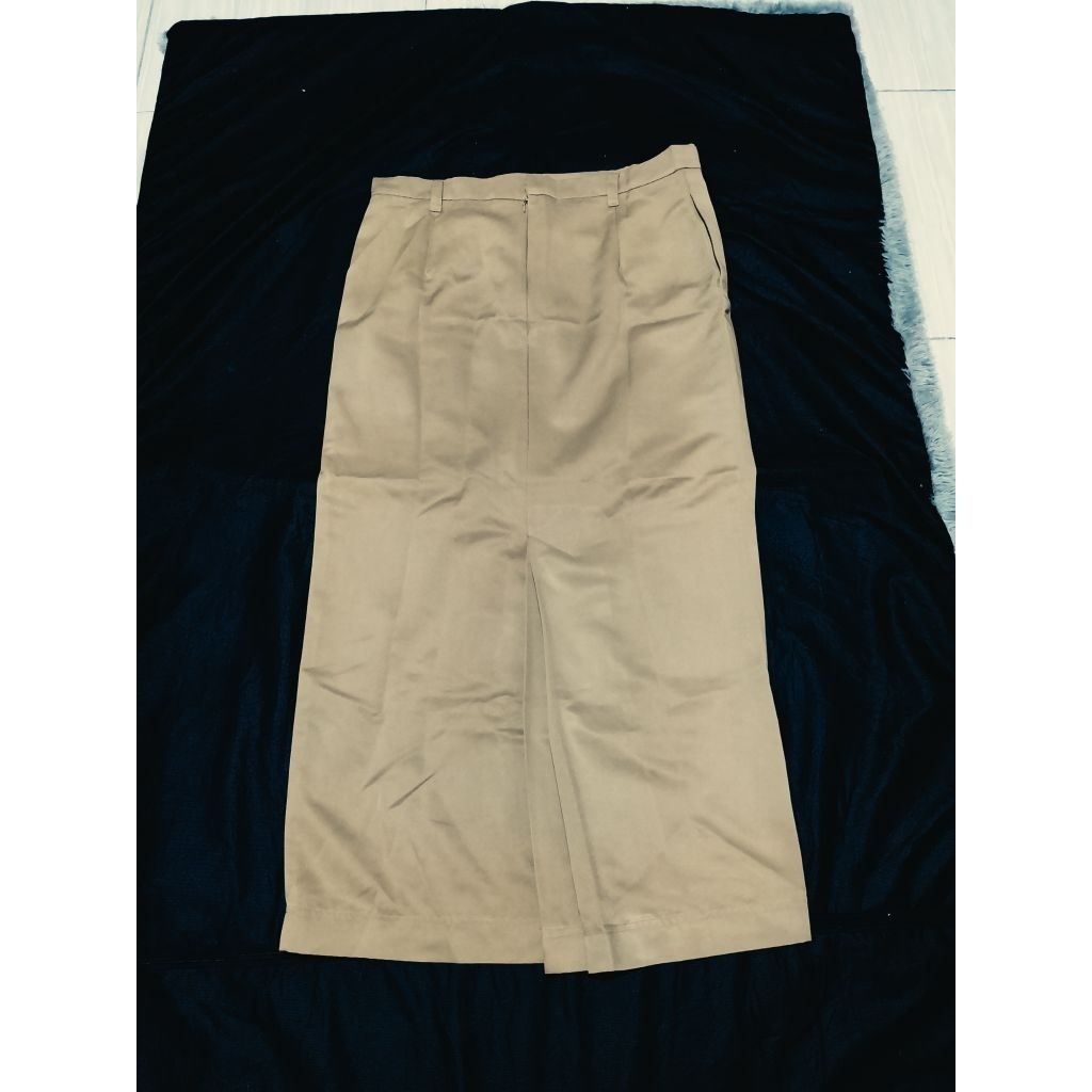 Rok LINMAS / PDH / PNS / ASN / DINAS / Pemda / Kerja / Guru. Khaki. Perempuan. Preloved