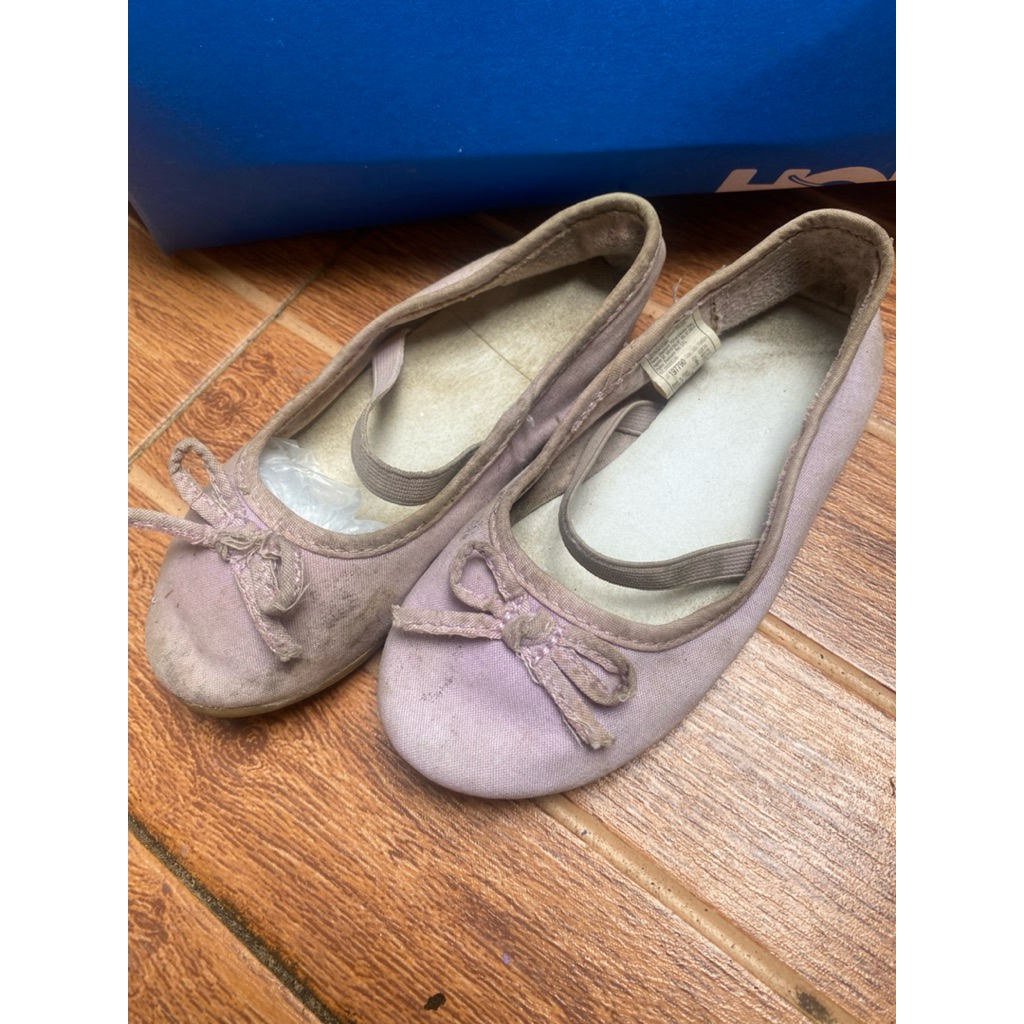 Sepatu anak perempuan Zoe and Zac size 9 atau 26