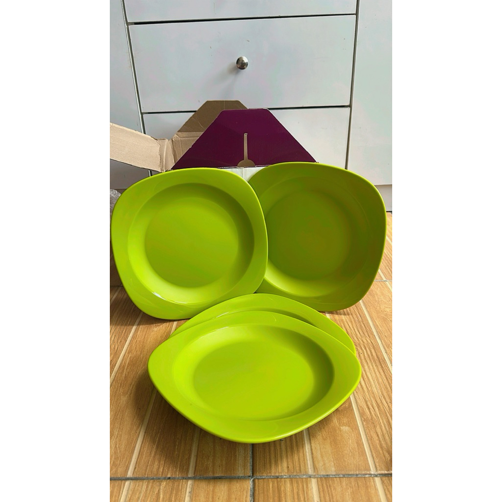 Blossom Plate Tupperware Set, Piring Besar Hijau, Piring saji, Piri  Cantik