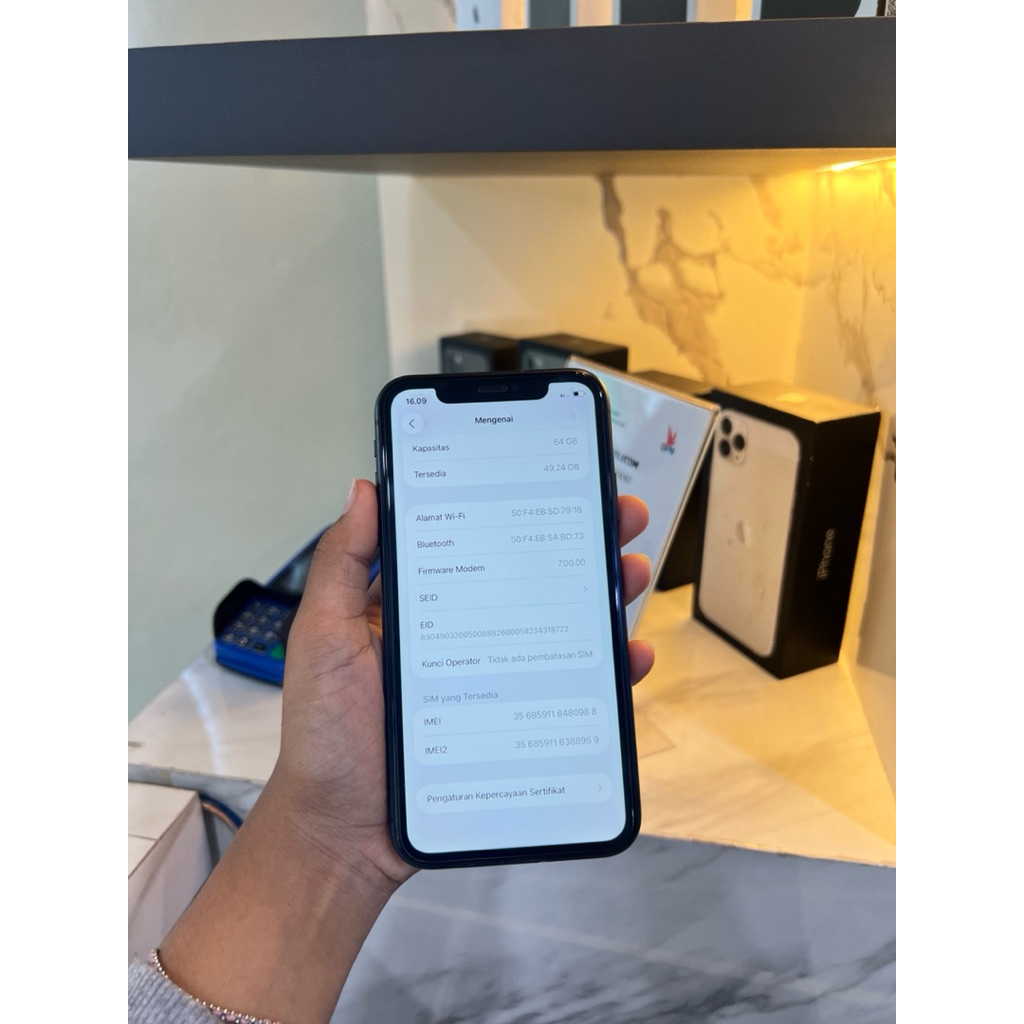 iPhone 11 64 all operator