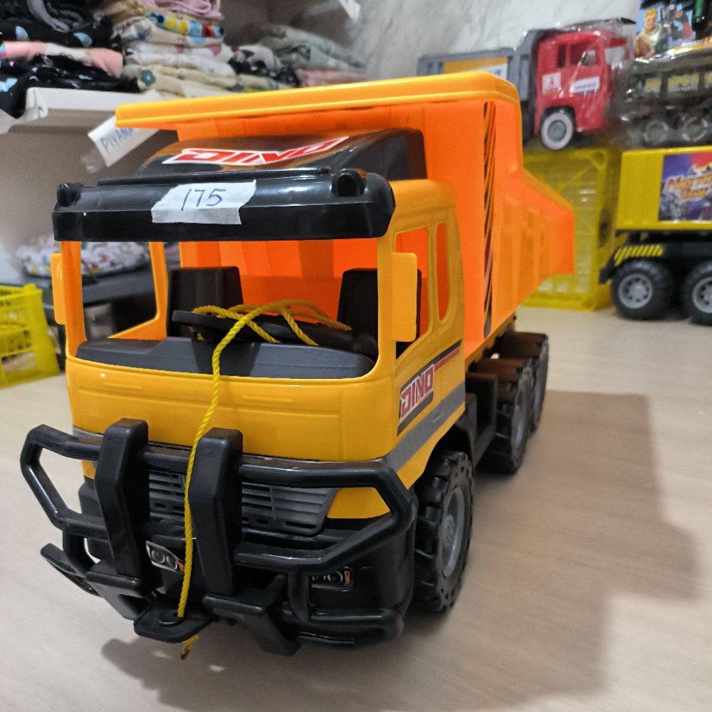 mobil mainan Dino kuning jumbo/ mobil mainan jumbo