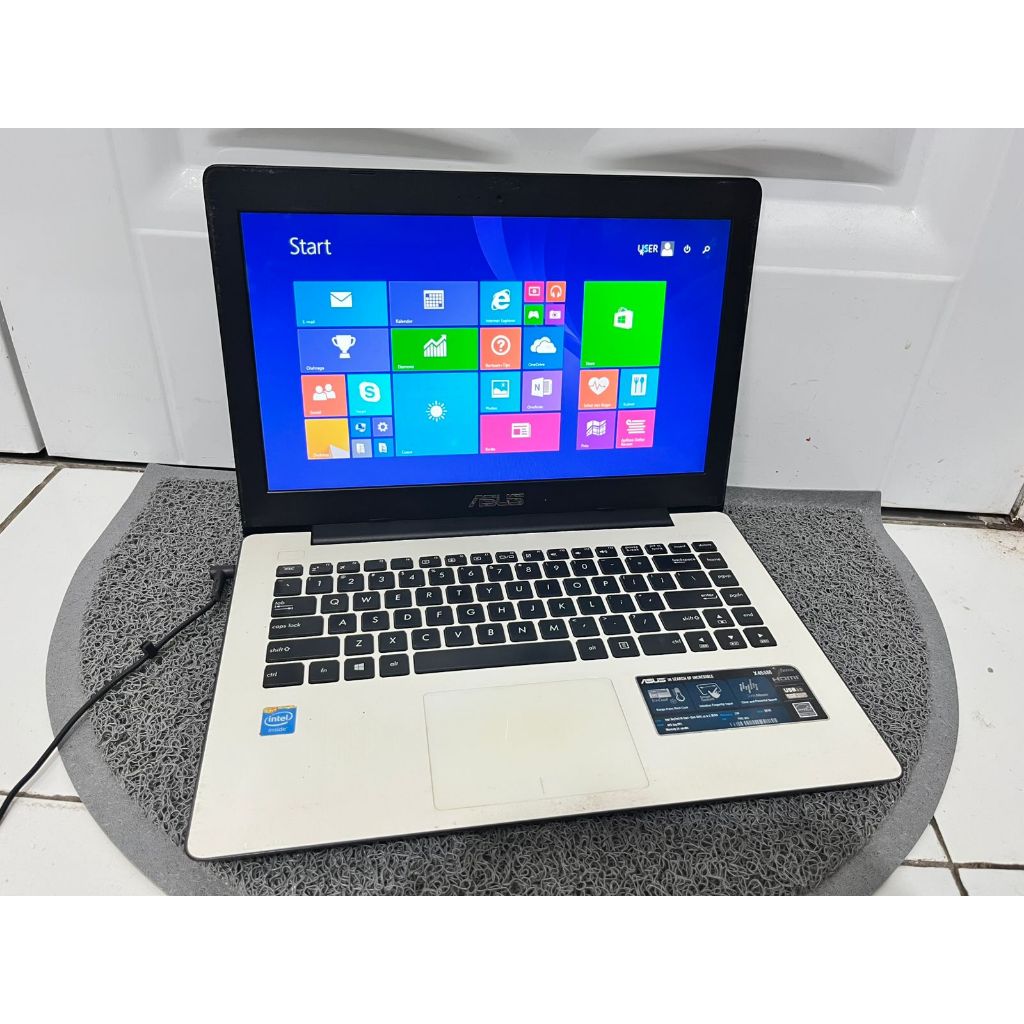Laptop asus x453m white mulus  Windows 8.1 (bisa request windows 10)2gb ram 500gb hdd Intel hd graph
