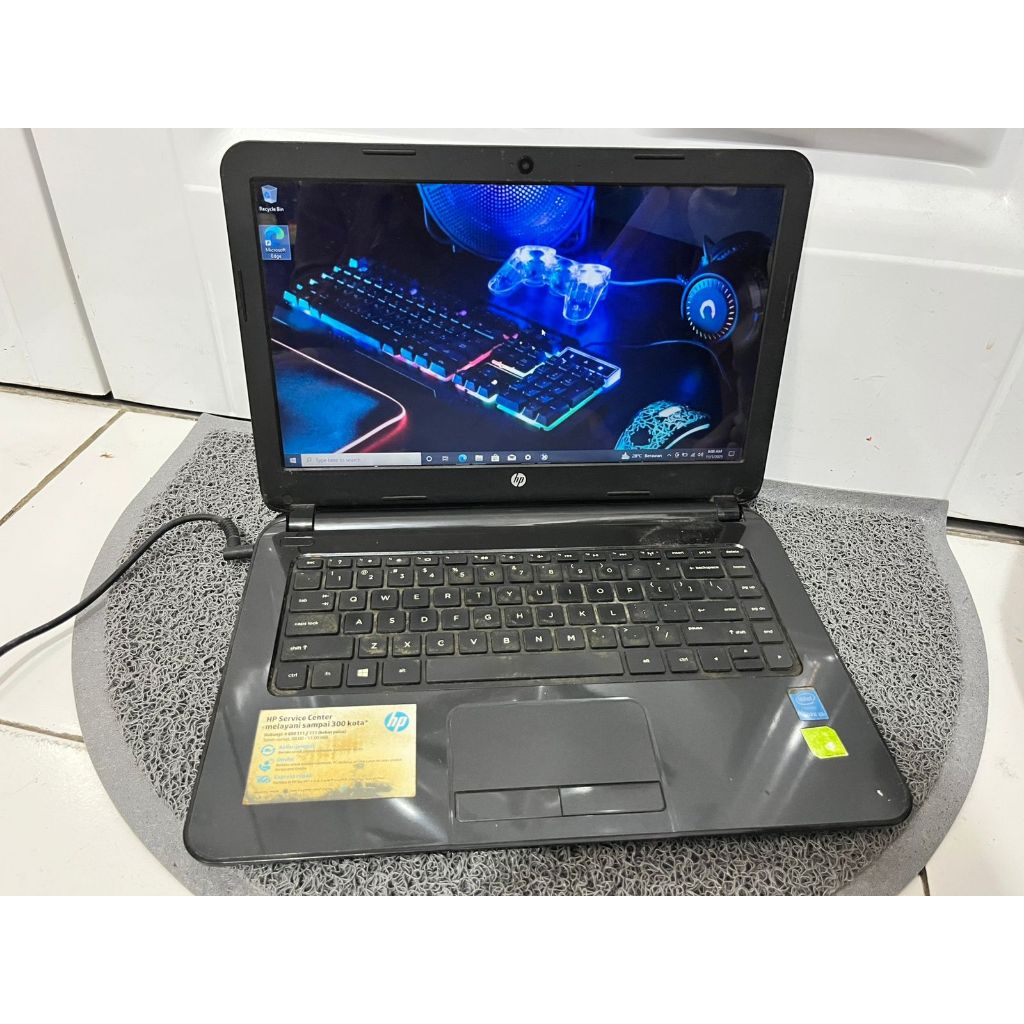 Laptop hp 14 hitam glossy gaming    Windows 10 pro 64bit  Intel core i3-4030U 1.9Ghz  8gb ram  500gb
