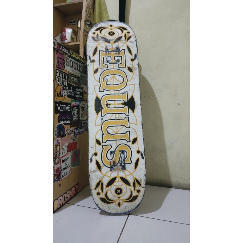 Deck EQUUS skateboard 8.25