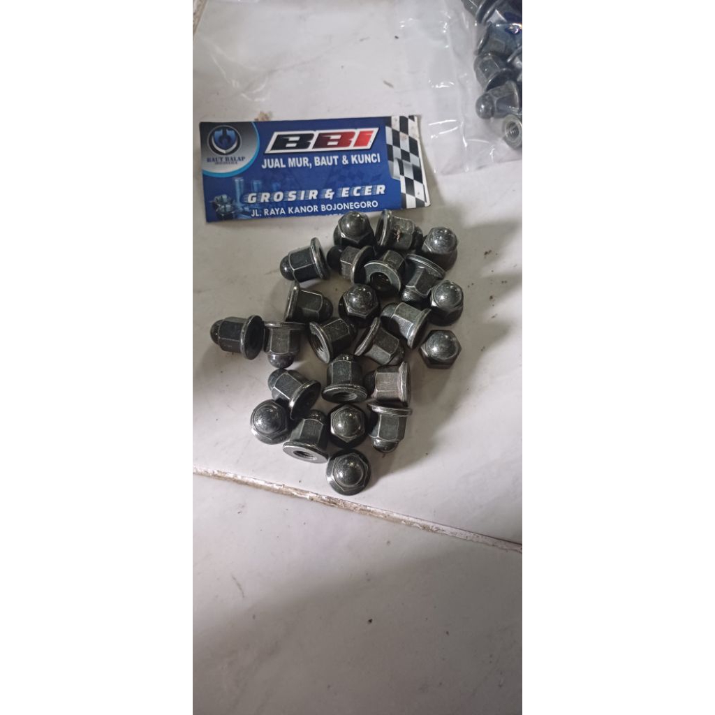 mur topi m8 baut 12 warna hitam