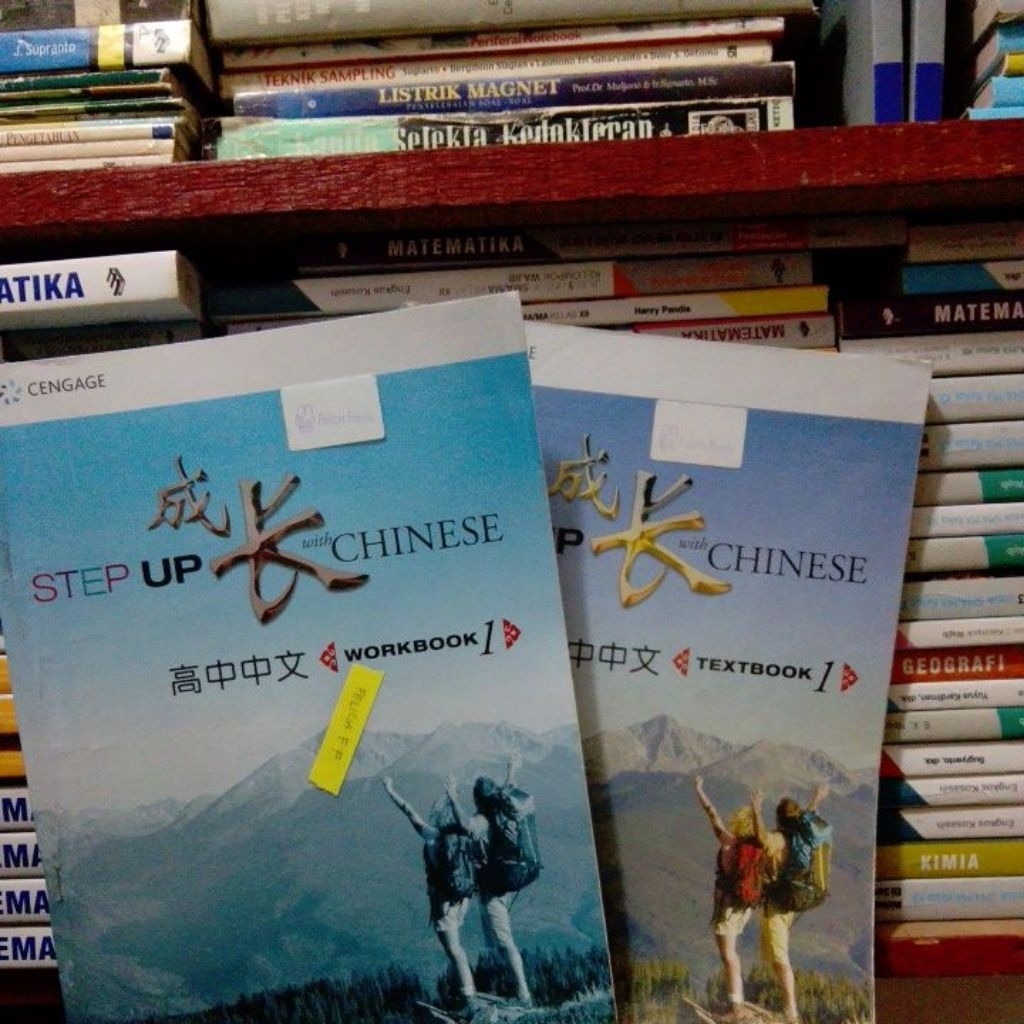 original bekas buku layak step up Chinese warbook 1 & Facebook 1