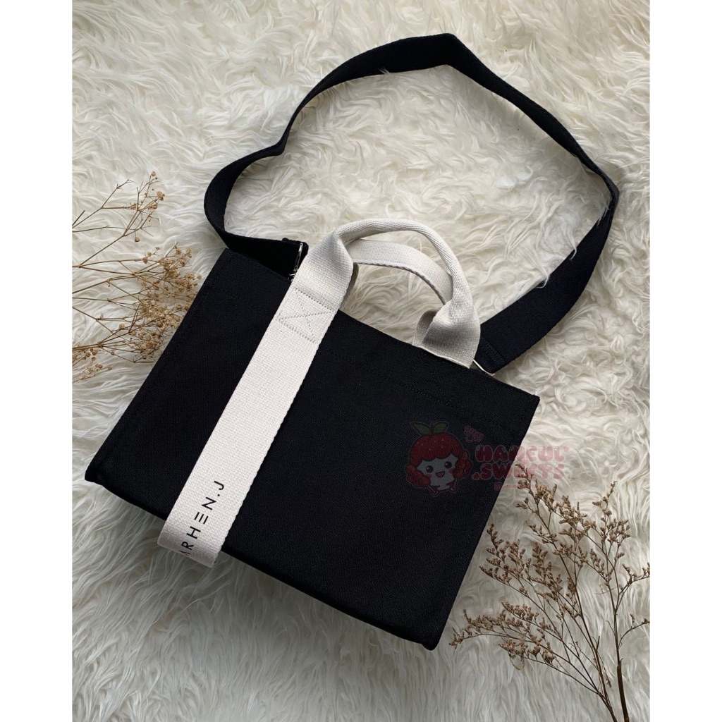 Marhen J Rico Bag Black - Tas selempang MarhenJ Rico Bag Black Asli Korea