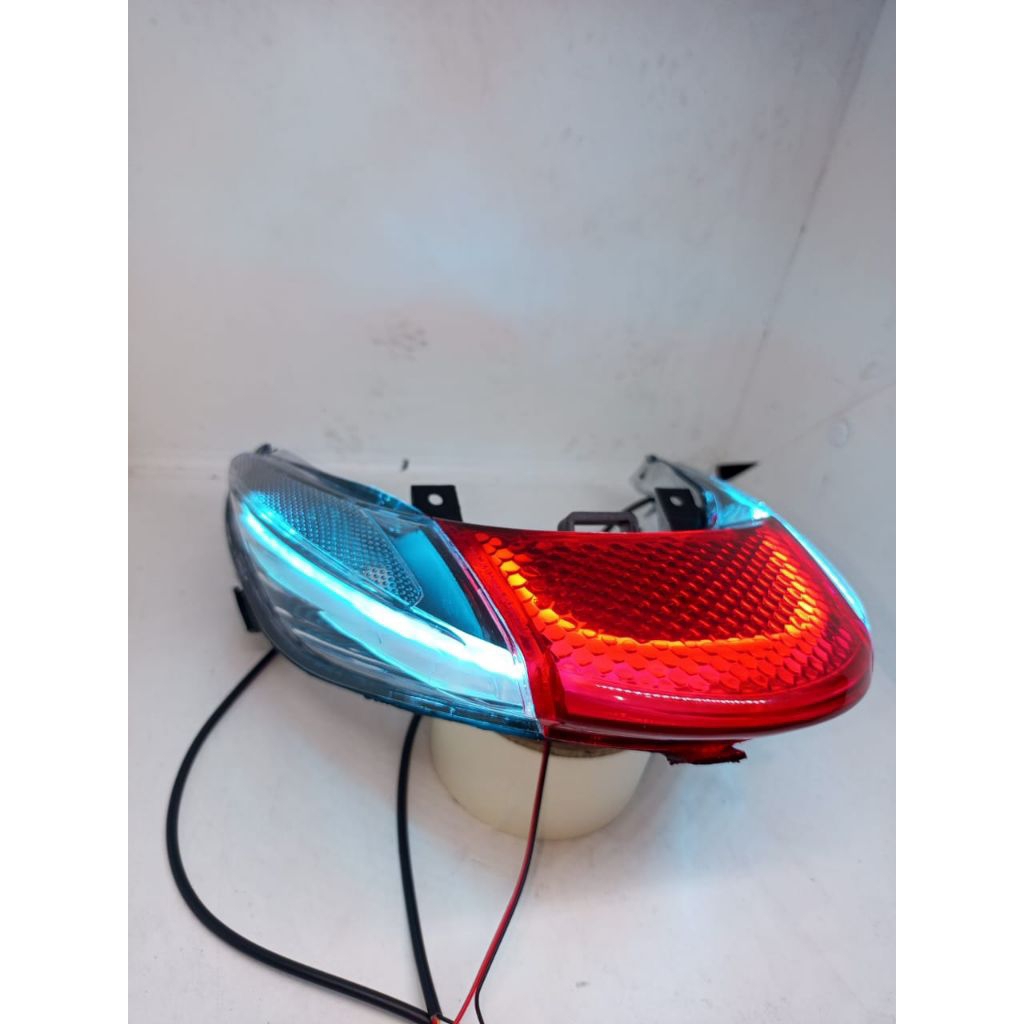 reflektor lampu belakang vario 110 karbu alis running