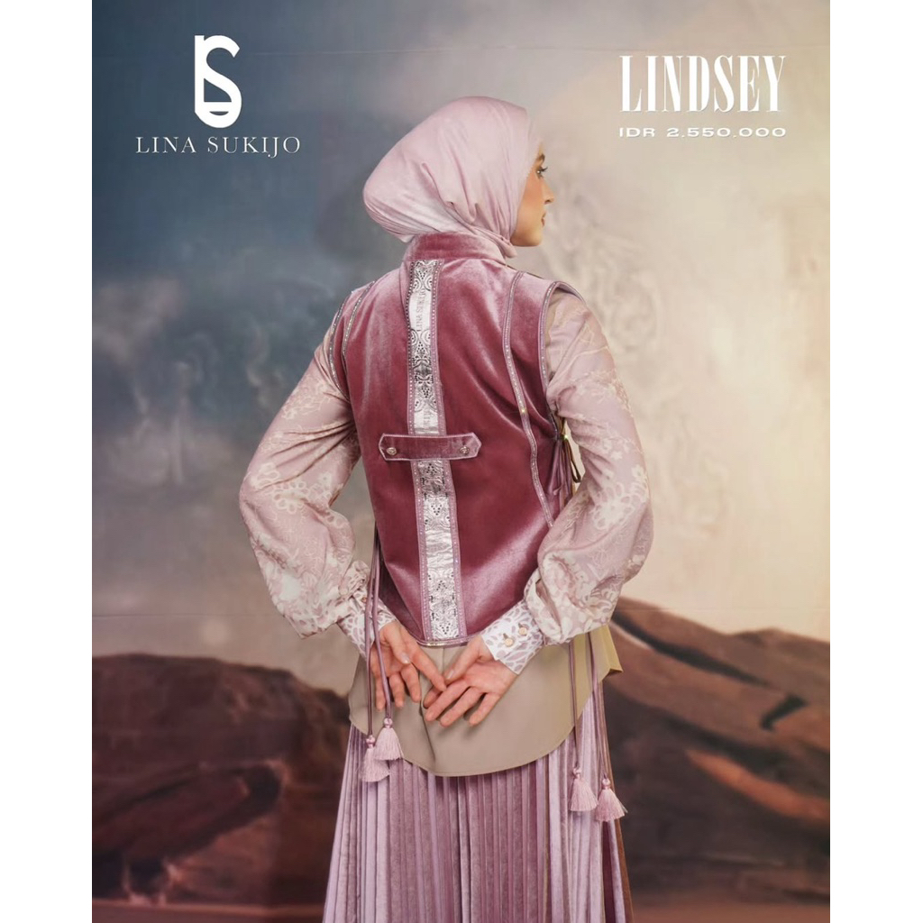 Lina Sukijo Lindsey one set new