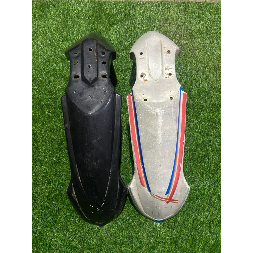 OEIGINAL COPOTAN SLEBOR SPAKBOR DEPAN MOTOR YZ85  YZ 85 OLD HITAM PUTIH ORIGINAL