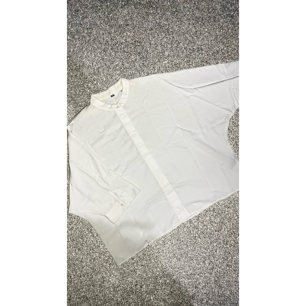KEMEJA BLOUSE PUTIH UNIQLO