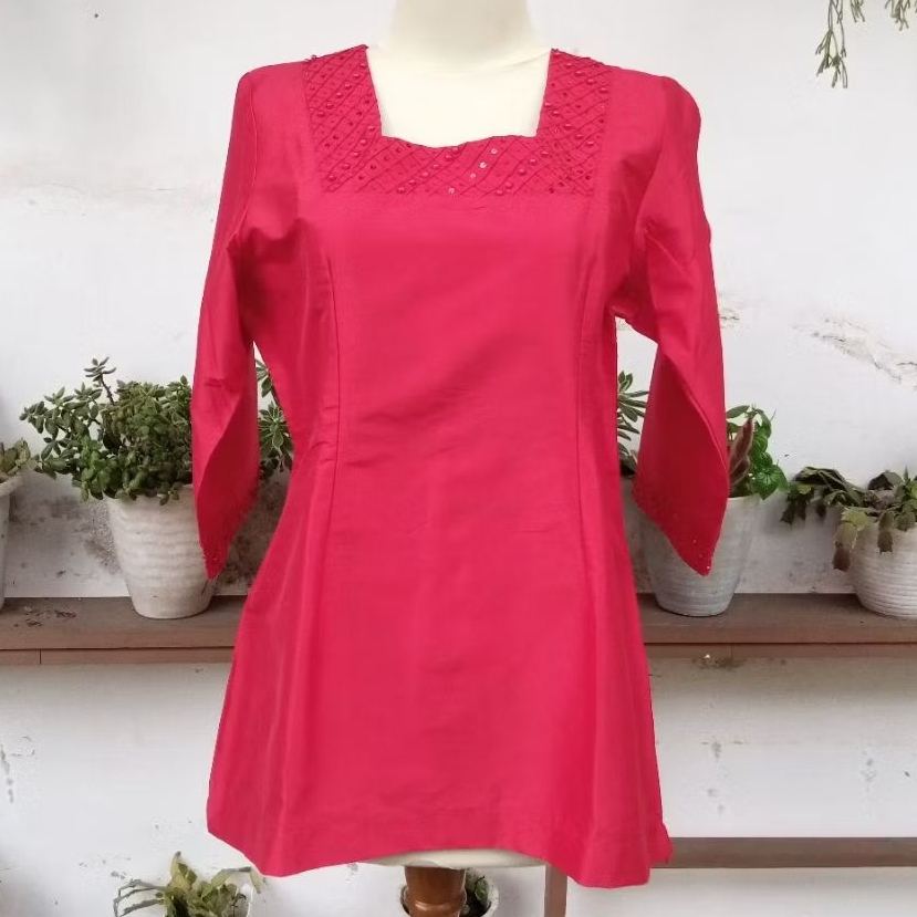 Preloved Kebaya Merah Payet Atasan Tradisional Wanita