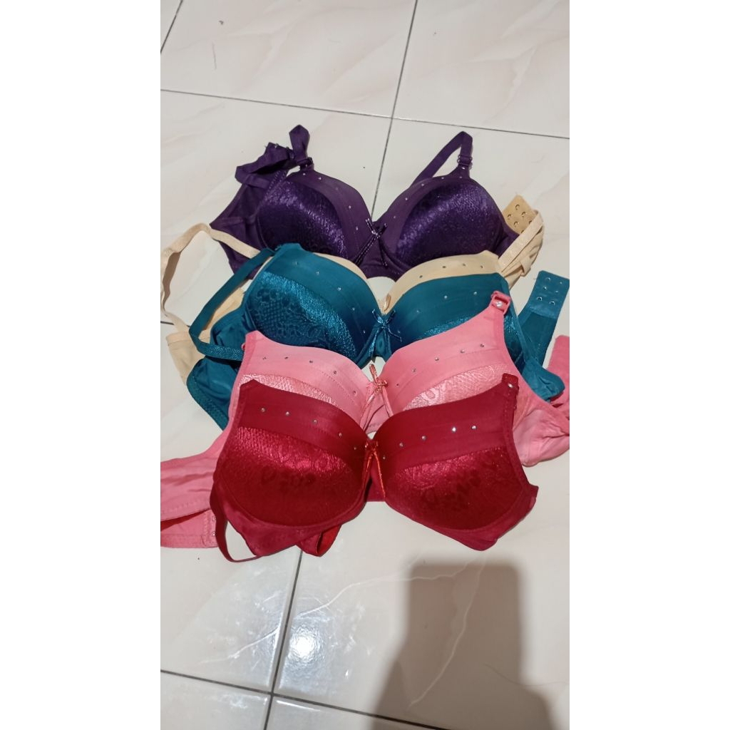 Bra koleksi ku ukuran 38B.