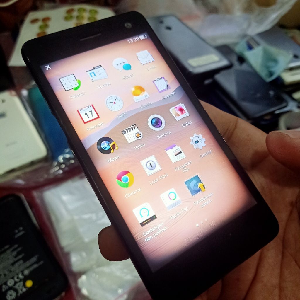 Unit hp jadul Oppo R819 ram 1/12 GB 3G minus lcd sawdow dan tombol luar dalam rusak sesuai gambar me