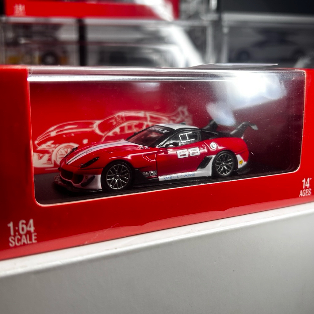 LS Model Ferrari 599XX Evo Rosso Corsa 1:64 Diecast Ferrari 599XX EVO red skala 1:64